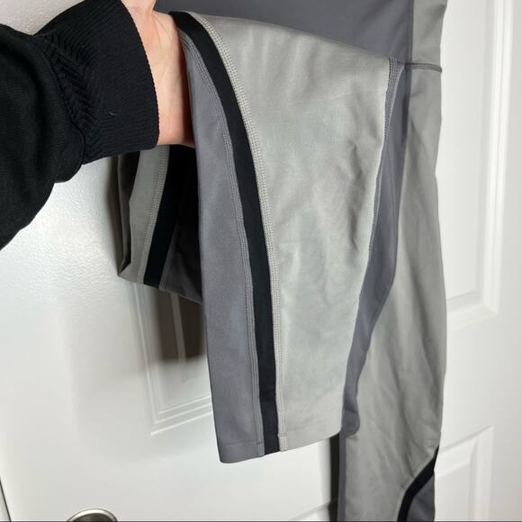Athleta Spar Gray Colorblock High Rise 7/8 Tight Leggings Size Small - Picture 4 of 9